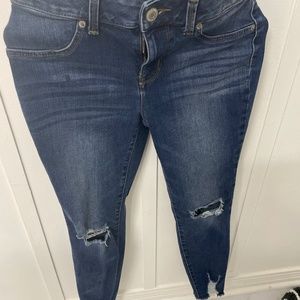 Maurices destructed skinny jeans S